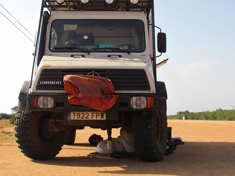 rotura de un silent block despues de la famosa pista de Moyale